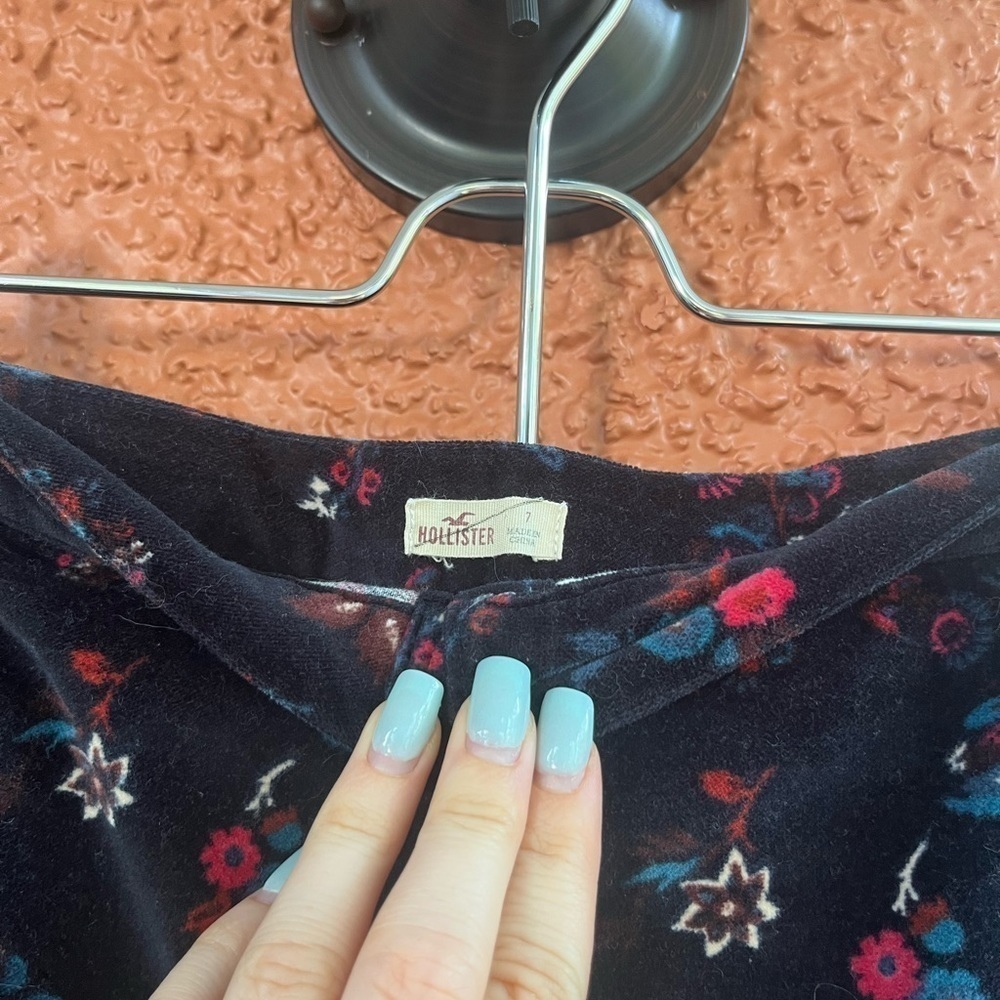 Hollister Button Up Floral Suede Skirt - Picture 2 of 4